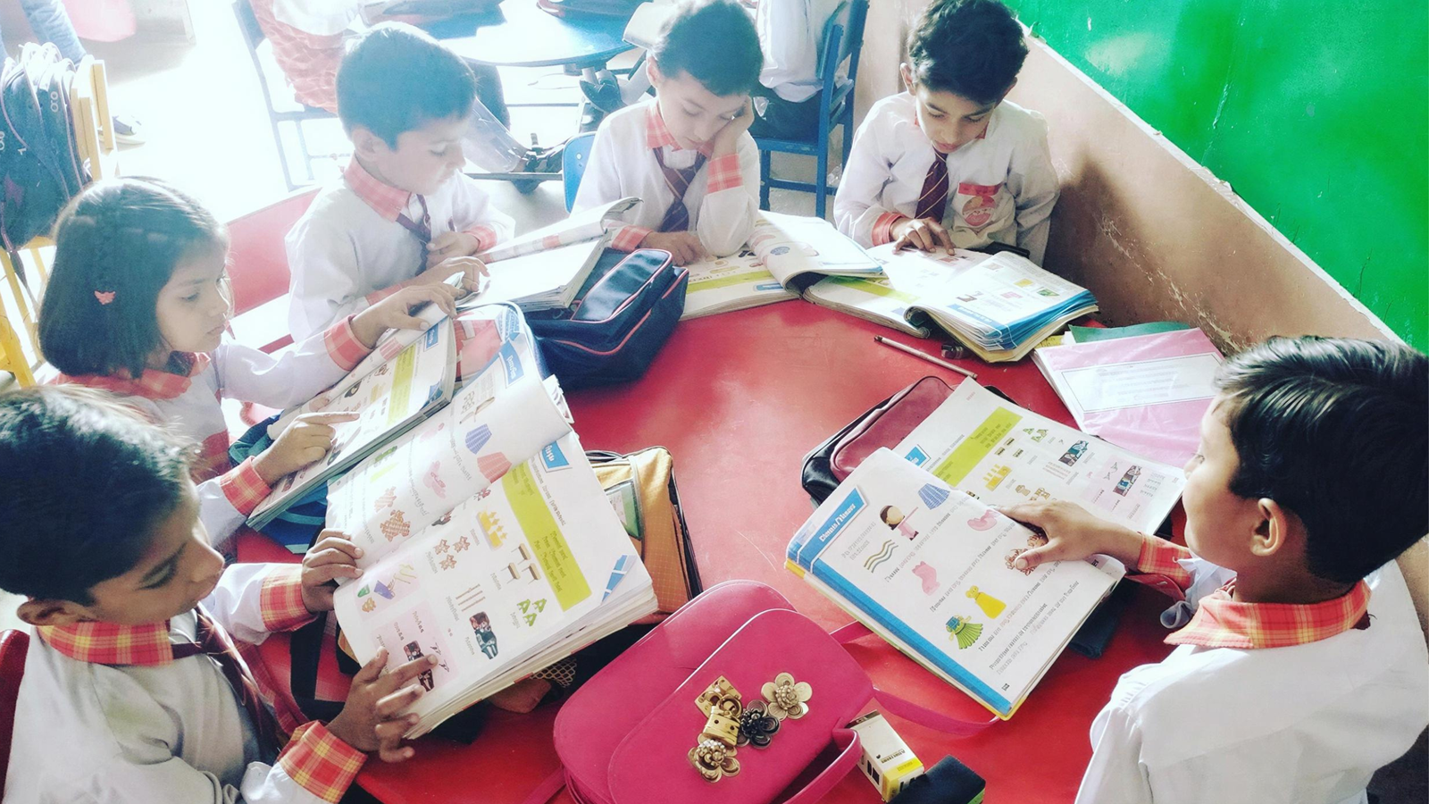 Pakistani school children learning together — Empower Pakistan, Build Tomorrow
